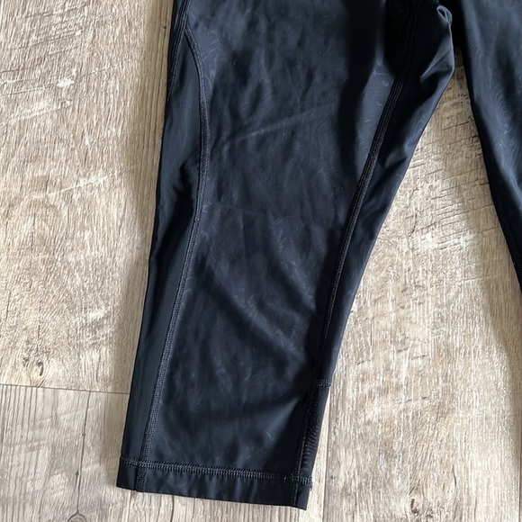 Lole Black Run Capri. - Picture 5 of 13